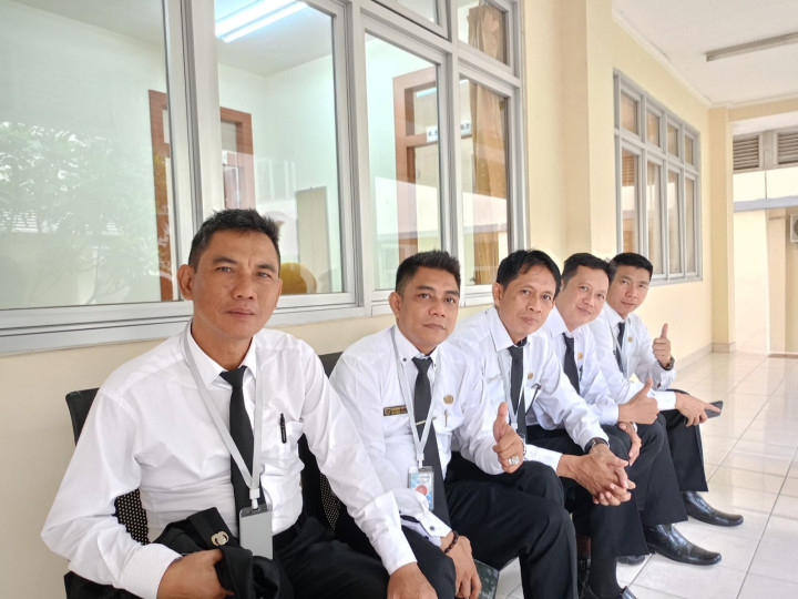 Giat, Senin 11 September 2023 Mengikuti Ujian Seminar Akhir pada kegiatan Pelatihan Kepemimpinan Pengawas Angkatan XIV di Lingkungan Pemerintah Provinsi Kalimantan Timur kelas Kota Samarinda tahun 2023 di Ruang seminar BPSDM Kaltim