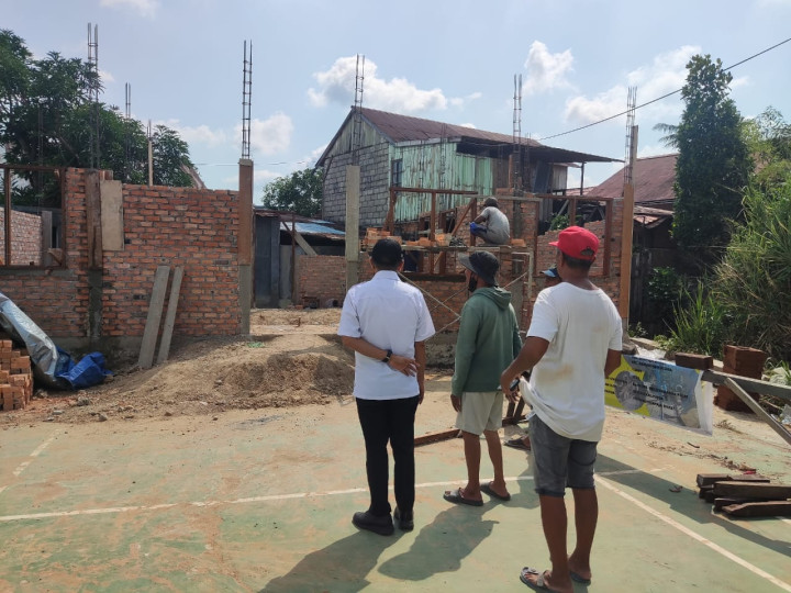 Giat, Rabu 27 September 2023 Monitoring Kegiatan Probebaya bidang Sapras.Monitoring Semenisasi Drainase di Jl. KH Wahid Hasyim RT 04 & Meninjau Lokasi Pembangunan Balai Serbaguna Perum Kayu Manis RT. 07,08,09.