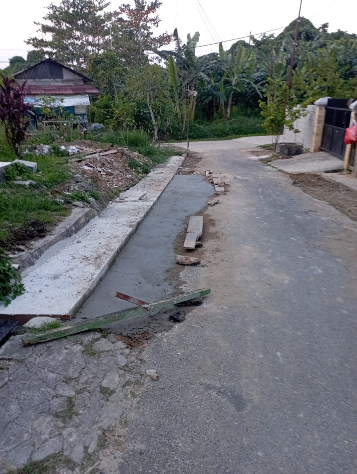 Giat, Minggu 08 Oktober 2023, Gotong Royong di Perum Pinang Mas RT 06 & Semenisasi Gang dan Jalan Swadaya Masyarakat di Perum Pinang Mas RT 06 Kelurahan Sempaja Barat