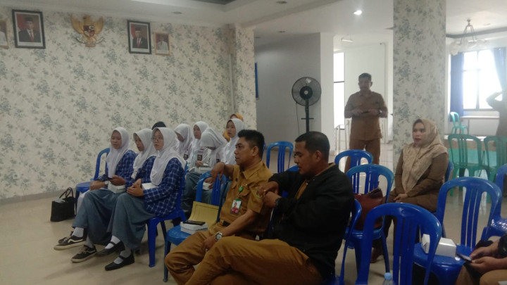 Giat, Senin 09 Oktober 2023, Menghadiri Rapat Kegiatan pembinaan pemenuhan hak anak se kota samarinda di aula kantor kecamatan Samarinda Utara hadiri oleh Kasi Kesra.