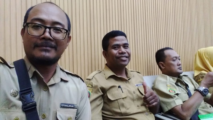 Meninjau Lokasi ada laporan warga RT 12 & Rapat Evaluasi Capaian Realisasi PBB- P2 Kota Samarinda tahun 2023, Implementasi sensus dan Sosialisasi sensus pajak daerah di Kota Samarinda di ruang Rapat Mangkupalas Lt II