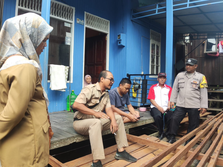 Meninjau Lokasi ada laporan warga RT 12 & Rapat Evaluasi Capaian Realisasi PBB- P2 Kota Samarinda tahun 2023, Implementasi sensus dan Sosialisasi sensus pajak daerah di Kota Samarinda di ruang Rapat Mangkupalas Lt II
