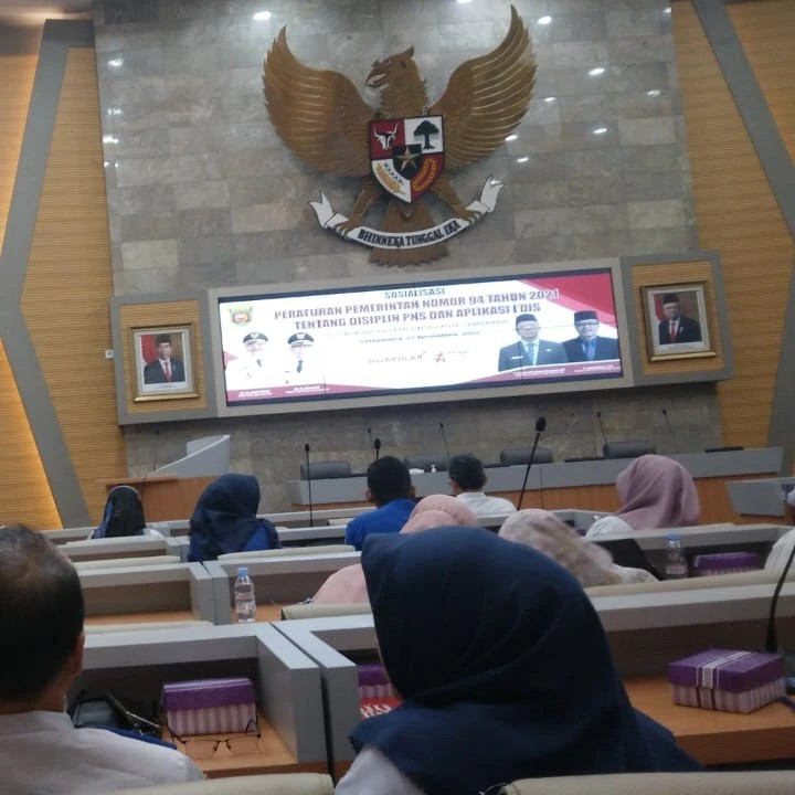 Giat, 01 November 2023, Menghadiri Sosialisasi Peraturan Pemerintah Nomor 94 Tahun 2021 tentang Disiplin PNS & Sosialisasi Aplikas I'Dis di Lingkungan Pemerintah Kota Samarinda dihadiri Plh. Seklur.