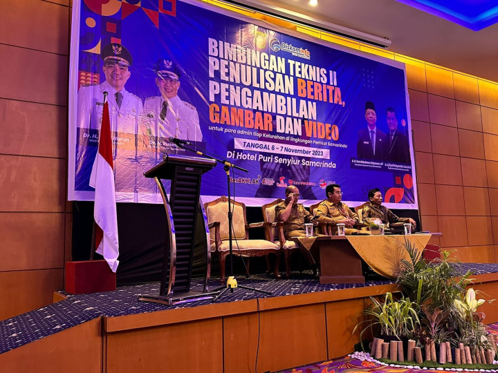 Giat, Senin 06 November 2023 1. Melaksanakan Apel Senin pagi di kelurahan sempaja barat di pimpin oleh Seklur. 2. menghadiri rapat bimtek penulisan berita pengambilan gambar dan video