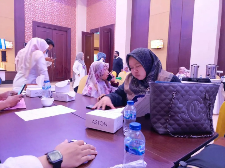 Giat Rabu, 08 November 2023 Mengikuti Penajaman Belanja RKA - SKPD  - APBD Tahun 2024 di Balroom Hotel ASTON Samarinda dihadiri oleh Kasi Kesra, Kasi Ekbang, Bendahara dan Staff