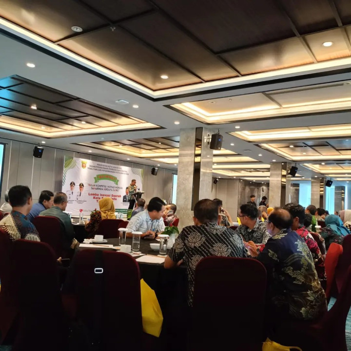 Giat Kamis, 09 November 2023, Acara BAIMBAI (Bulan Kompetisi Inovas Menuju Samarinda Berdaya Saing) di Mercure Hotel Samarinda, Crystal Room 5 dihadiri oleh Seklur