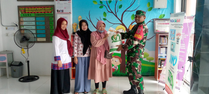 Giat, Rabu 15 November 2023 Mendistribusikan Beras CPP (Cadangan Pangan Pemerintah) sebanyak 990 Karung total 990 kg Beras Penerima Bantuan telah di terima kepada warga kurang mampu di Kelurahan Sempaja Barat