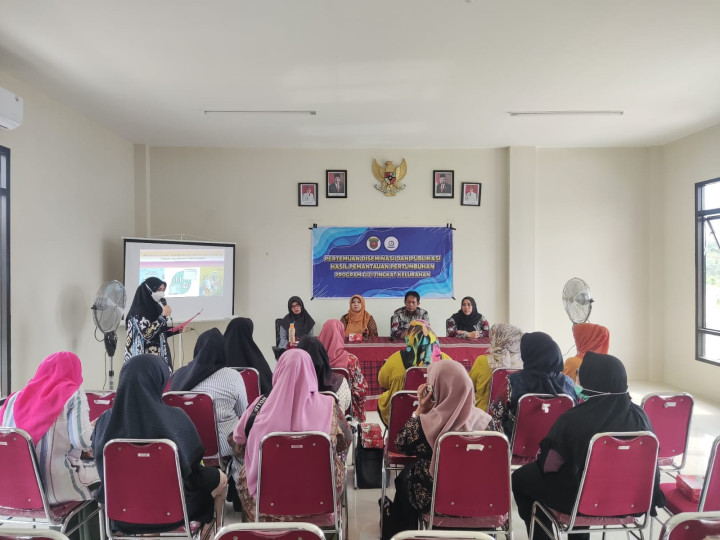 Giat, Kamis 16 November 2023, Menghadiri Rapat Kegiatan Desiminasi Hasil Pengukuran Tingkat Kelurahan oleh Puskesmas Sempaja di Aula kantor kelurahan sempaja barat hadiri oleh Seklur dan Kasi Kesra.