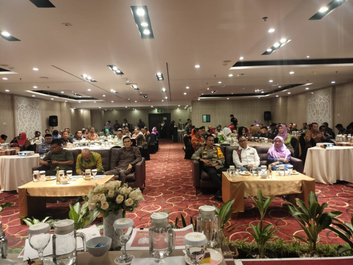 Giat, Kamis 16 November 2023, Menghadiri Rapat Koordinasi Tim Dukungan Kelancaran Pemilu 2023 di Hotel Horison Samarinda dihadiri oleh Lurah.