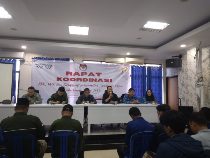 Giat, Jumat 17 November 2023, Menghadiri Rapat koordinasi PPK, PPS dan Sekretariat se-kecamatan samarinda utara pada pemilu tahun 2024 di Aula kantor kecamatan samarinda utara di hadiri Sekretaris PPS dan Anggota se-kecamatan samarinda utara.