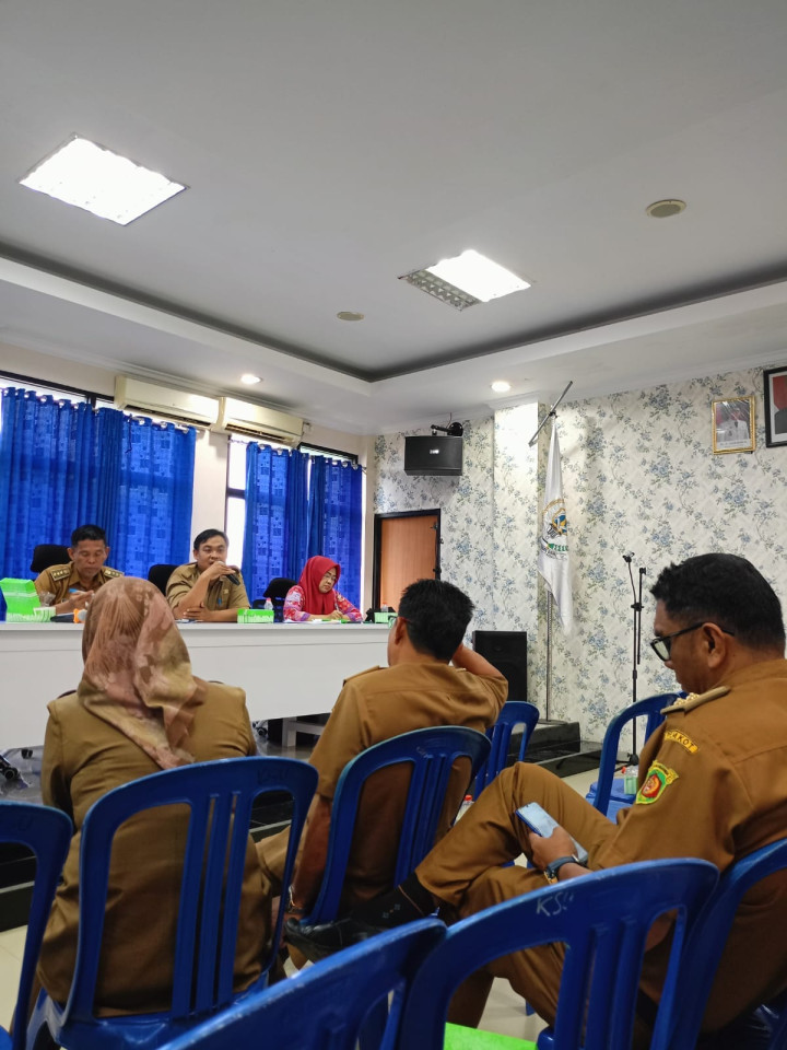 Giat, Selasa 21 November 2023, Menghadiri Rapat Koordinasi Festival Mahakam Taman Bebaya di Ruang Rapat Aula Kantor Kecamatan Samarinda Utara di hadiri oleh Seklur.