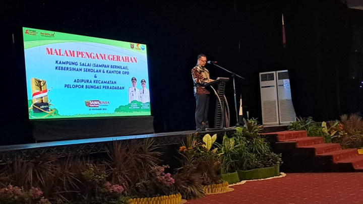 Giat, Rabu 22 November 2023, Menghadiri Rapat penganugerahan kegiatan Adipura kecamatan Kota Samarinda tahun 2023 di Ballroom Lt I hotel bumi Senyiur Samarinda dihadiri oleh Lurah.