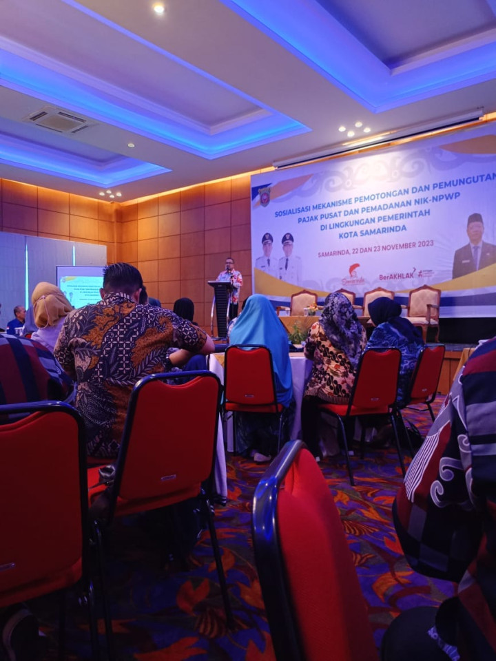 Giat, Kamis 23 November 2023, Menghadiri Rapat Sosialisasi mengenai cara pemotongan dan pemungutan pajak dan pemadanan NIK-NPWP di Hotel Puri Senyiur & Menghadiri Pelatihan Bahasa Isyarat di Ruang Rapat Lt 5 DPMPTSP