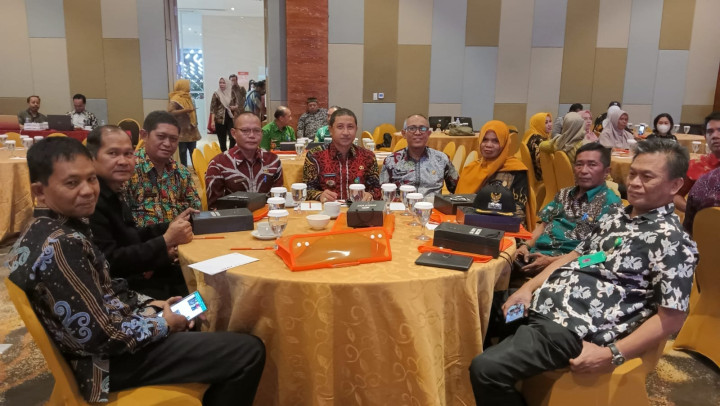 Giat, Kamis 23 November 2023, Menghadiri Rapat Ekspos Hasil Pemuktahiran Data penerima manfaat Kota Samarinda Tahun 2023 dan Penandatanganan berita acara hasil pemuktahiran data penerima kota Samarinda tahun 2023