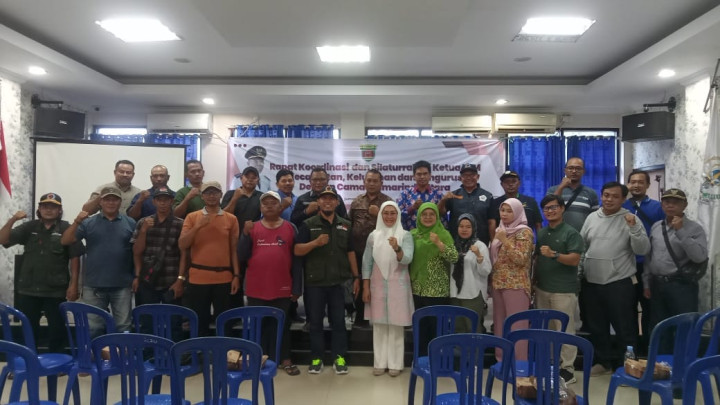 Giat, Jum'at 24 November 2023, Menghadiri Rapat Koordinasi dan silahturahmi di Aula Kecamatan Samarinda Utara dihadiri oleh Kasi Tapem dan ketua LPM & Pembukaan Festival Mahakam Tahun 2023 Taman Bebaya di hadiri oleh Lurah.