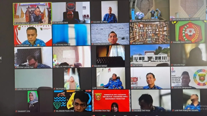Giat Rabu, 29 November 2023, Zoom Meeting Rapat Paripurna DPRD Kota Samarinda Masa Persidangan III Tahu 2023 Persetujuan Bersama antara Wali Kota Samarinda dengan DPRD Kota Samarinda terhadap 2 buah Raperda Kota Samarinda Tahun 2023 diikuti oleh Lurah.
