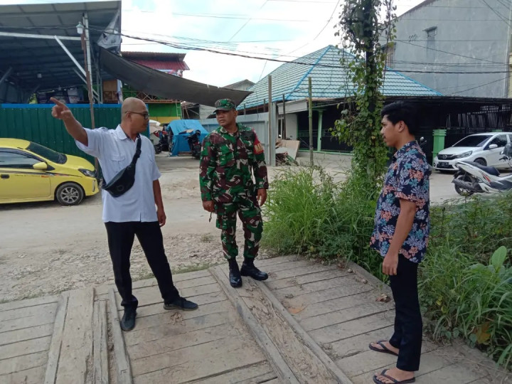 Giat Rabu, 06 Desember 2023, Melakukan Peninjauan Lokasi TPS 06 di Wilayah RT. 03 Kel. Sempaja Barat oleh Kasi Pemtrantib.