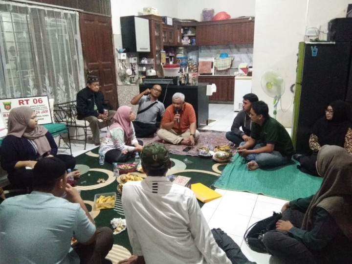 Giat malam, Minggu 10 Desember 2023 Menghadiri Rembuk Warga Persiapan Kegiatan Probebaya Tahun 2025 dan Musrenbang Tahun 2025 di RT 06 Kelurahan Sempaja Barat