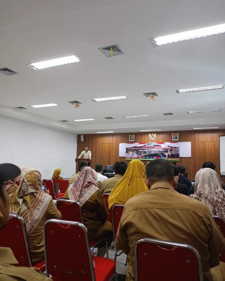 Giat Selasa, 12 Desember 2023, Menghadiri Undangan Pelantikan Forum Kelompok Informasi Masyarakat (FK-KIM) Kota Samarinda di Aula Dinas Perpustakaan dan Arsip Kota Samarinda dihadiri oleh Seklur.