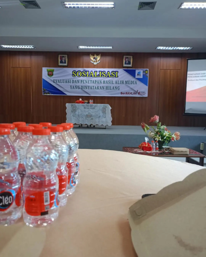 Giat Rabu, 13 Desember 2023 1. Menghadiri Sosialisasi Evaluasi dan Penetapan Hasil Alih Media yang Dinyatakan Hilang di Aula Dinas Perpustakaan dan Kearsipan Kota Samarinda dihadiri oleh Seklur.