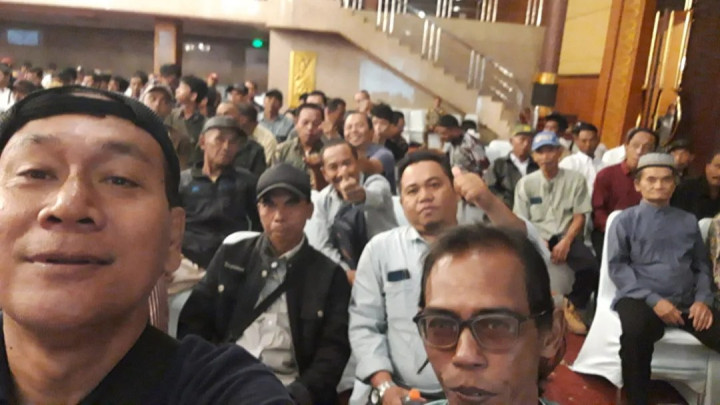 Giat Kamis, 15 Desember 2023, Menghadiri Undangan Bimtek PAM TPS Wilayah Kecamatan Samarinda Utara di Hotel Bumi Senyiur Samarinda dihadiri oleh Lurah.