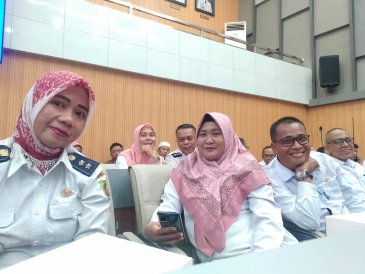Giat, Rabu 20 Desember 2023, Rapat Pengundian Pajak  Daerah Tahun 2023 di Ruang Rapat Mangkupalas Lt II Balaikota Kota Samarinda dihadiri oleh Lurah, Rapat Evaluasi dan pelatihan seluruh Admin website kec. dan kel.di hotel Ibis samarinda