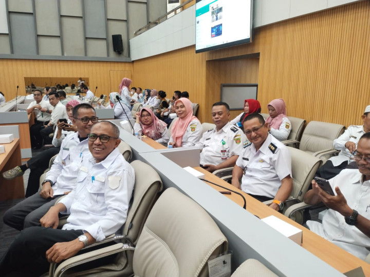 Giat, Rabu 20 Desember 2023, Rapat Pengundian Pajak  Daerah Tahun 2023 di Ruang Rapat Mangkupalas Lt II Balaikota Kota Samarinda dihadiri oleh Lurah, Rapat Evaluasi dan pelatihan seluruh Admin website kec. dan kel.di hotel Ibis samarinda