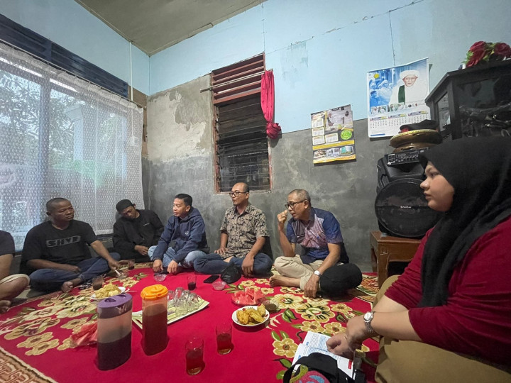 Giat, Kamis 21 Desember 2023 Menghadiri Rembuk Warga Persiapan Kegiatan Probebaya Tahun 2025 dan Musrembang Tahun 2025 di RT 04 Kelurahan Sempaja Barat dihadiri oleh Lurah, Seklur, Kasi Tapem beserta staf dan Tim Pendamping Probebaya