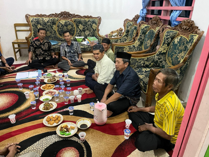 Giat malam, Sabtu 23 Desember 2023 Menghadiri Rembuk Warga Persiapan Kegiatan Probebaya Tahun 2025 dan Musrembang Tahun 2025 di RT 01 pada Kelurahan Sempaja Barat dihadiri oleh Seklur dan Tim Pendamping Probebaya