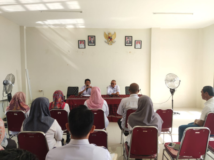Giat, Rabu 10 Januari 2024, Melaksanakan rapat koordinasi dengan seluruh staf kelurahan sempaja barat di ruang Aula kantor kelurahan sempaja barat pimpin oleh Lurah dan sekretaris lurah.