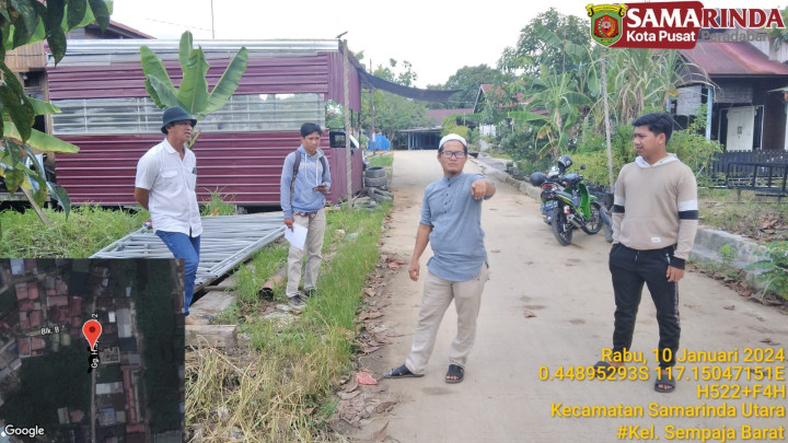 Giat, Rabu 10 Januari 2024, Peninjauan bidang tanah (pengajuan pemetaan ulang) jl. AW. Syahranie Gg. Syahdan 2 RT.03 Kel. Sempaja Barat dihadiri oleh Kasi Tapem beserta staf.