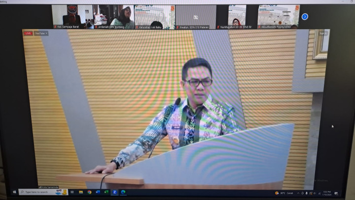 Giat, Kamis 11 Januari 2024,  Zoom Meeting dengan tema Peluncuran buku kisah-kisahnya Samarinda Tempo dulu karya Syafrudin Pernyata diikuti oleh Lurah.