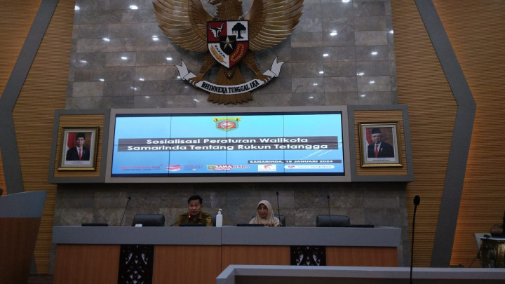 Giat, 15 Januari 2024 Menghadiri rapat sosialisasi peraturan walikota Samarinda tentang rukun tetangga di ruang Rapat Mangkupalas Lt II Balaikota di hadiri oleh Kasi Tapem.
