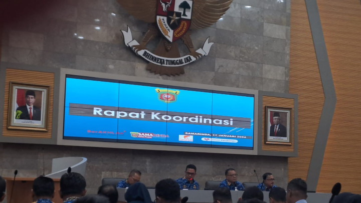 Giat, Rabu 17 Januari 2024, Rapat Koordinasi di ruang Rapat Mangkupalas Lt II Balaikota pemimpin Rapat Bapak Andi Harun Walikota Samarinda di hadiri oleh Lurah.