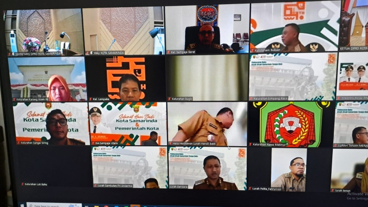 Giat, Senin 22 Januari 2024, Mengikuti Zoom Meeting tentang Rapat Paripurna DPRD Kota Samarinda Masa Persidangan I Tahun 2024 dengan Agenda Hari Jadi Kota Samarinda ke-356 dengan Tema "BERGERAK BERSAMA, SAMARINDA MAKIN MAJU" diikuti oleh Lurah.
