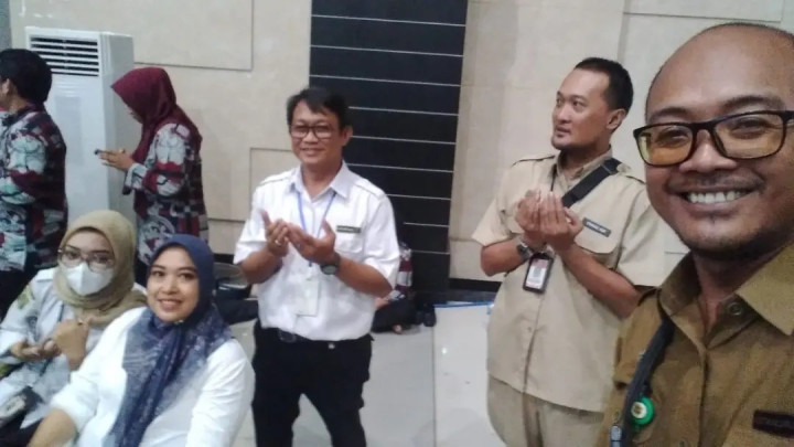 Selasa, 23 Januari 2024  Menghadiri Acara Undangan Pengukuhan PAM TPS di Gedung Samarinda Convention Hall dihadiri oleh Lurah, Kasi Pemtrantib, Staff dan PAM TPS Kelurahan Sempaja Barat