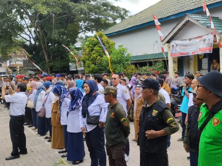 Giat Senin, 12 Februari 2024 Melaksanakan Apel Pagi di Kelurahan Sempaja Barat dipimpin oleh Seklur, Mengikuti Apel Gabungan di Kantor Kecamatan Samarinda Utara diikuti oleh Kasi Pemtrantib, Operator dan Cadum serta