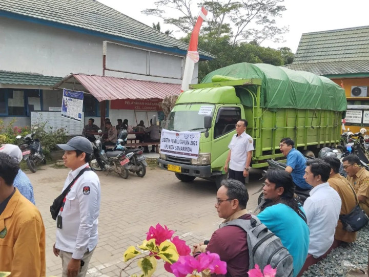 Giat Senin, 12 Februari 2024, Pendistribusian Logistik Pemilu Monitoring Persiapan TPS Khusus (TPS 901, 902 & 903) oleh Lurah, Kasi Pemtrantib dan Bhabinkamtibmas di Rutan Kelas II Kelurahan Sempaja Barat