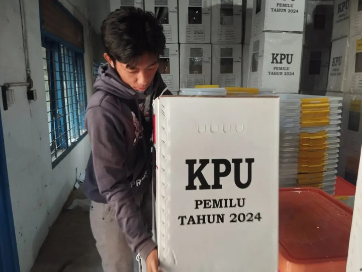 Giat Sabtu, 17 Januari 2024  Rapat Pleno Hari Pertama tentang Rekapitulasi Hasil Penghitungan Suara Pemilu Pilpres, DPD RI, DPR RI, DPRD Provinsi, DPRD Kota/Kab di Tingkat Kecamatan Samarinda Utara Pada Tahun 2024