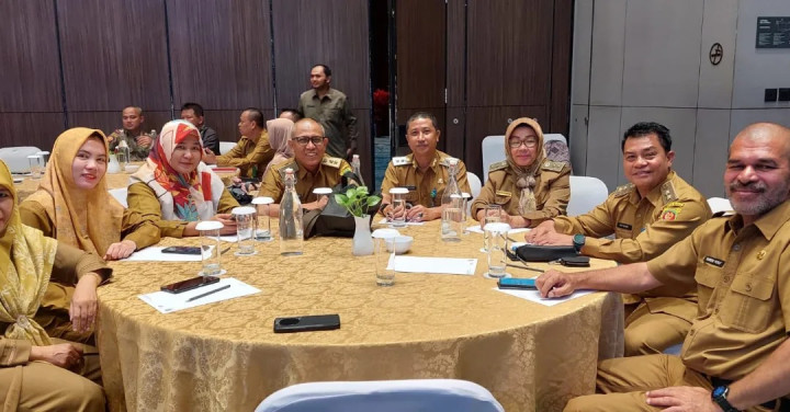 Giat Senin, 19 Februari 2024 Melaksanakan Apel Pagi di Kelurahan Sempaja Barat dipimpin oleh Kasi Kesra, Menghadiri Acara Konsultasi Publik RKPD Kota Samarinda Tahun 2025 di Ballroom Hotel Mercure Samarinda Crystal 1 dihadiri oleh Lurah