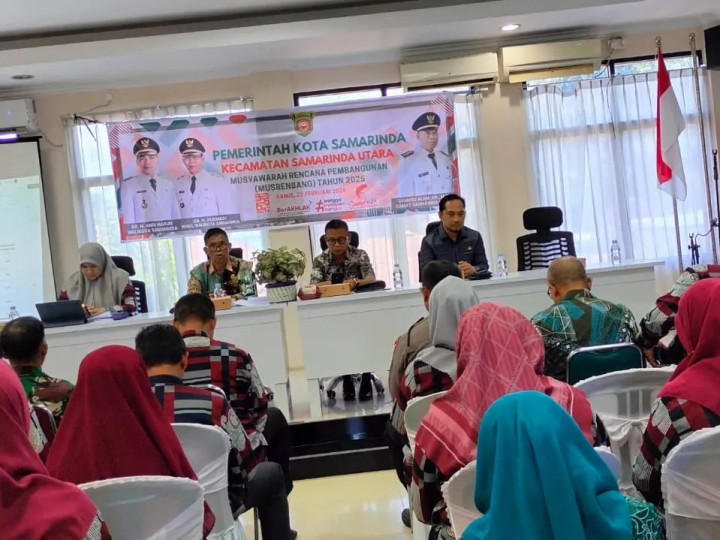Giat Kamis, 22 Februari 2024 Menghadiri Undangan Musrenbang Kecamatan Samarinda Utara Tahun 2024 di Aula Kantor Kecamatan Samarinda Utara Tahun 2024/2025 dihadiri oleh Lurah, Kasi Ekobang dan seluruh RT di Kelurahan Sempaja Barat