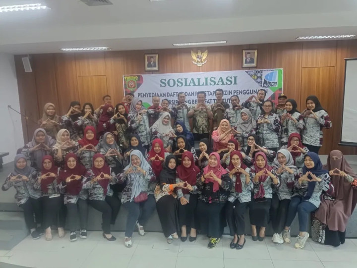 Giat Kamis, 22 Februari 2024  Menghadiri Undangan Sosialisasi Mengenai Evakuasi dan Identifikasi Akibat Bencana serta Pelayanan Izin Penggunaan Arsip Bersifat Tertutup di Aula Lt. 2 Dinas Perpustakaan dan Kearsipan Kota Samarinda dihadiri oleh Staff