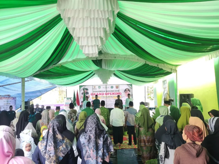Giat Sabtu, 24 Februari 2024 Menghadiri Undangan Peresmian Lembaga Pendidikan RA Ma'arif NU 004 di Jl. AW. Syahranie 4 Blok JB No. 69 RT.01 Kelurahan Sempaja Barat dihadiri oleh Lurah