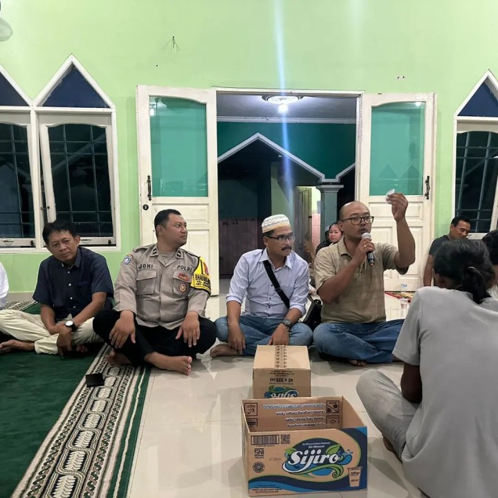 Giat Jum'at Malam, 8 Maret 2024 Pemilihan Ketua RT 12 Kelurahan Sempaja Barat Periode 2024 - 2029 sesuai Perwali No 1 Tahun 2024 dihadiri oleh Lurah, Seklur, Kasi Tapem beserta staf, Bhabinkamtibmas dan Babinsa.
