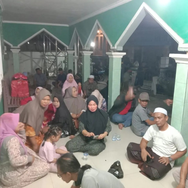 Giat Jum'at Malam, 8 Maret 2024 Pemilihan Ketua RT 12 Kelurahan Sempaja Barat Periode 2024 - 2029 sesuai Perwali No 1 Tahun 2024 dihadiri oleh Lurah, Seklur, Kasi Tapem beserta staf, Bhabinkamtibmas dan Babinsa.