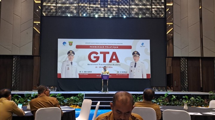 Giat, Senin 25 Maret 2024 Menghadiri Rapat pembukaan kegiatan Government transformation academy (GTA) kota Samarinda di Hotel Mercure Samarinda dihadiri oleh Lurah.