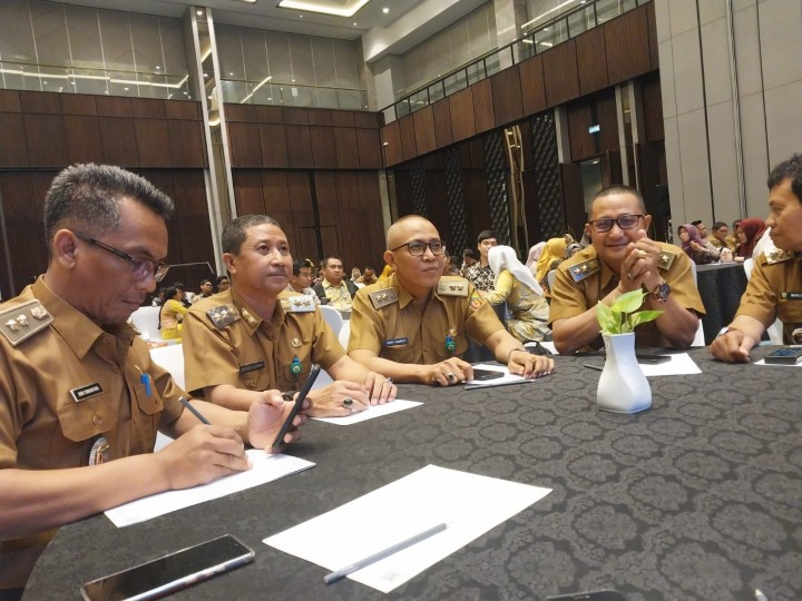 Giat, Senin 25 Maret 2024 Menghadiri Rapat pembukaan kegiatan Government transformation academy (GTA) kota Samarinda di Hotel Mercure Samarinda dihadiri oleh Lurah.