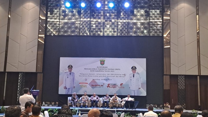 Giat, Selasa 26 Maret 2024 rapat Musrenbang rencana kerja pemerintah daerah (RKPD) Kota Samarinda tahun 2025 di hotel Mercure Samarinda dihadiri oleh Lurah.