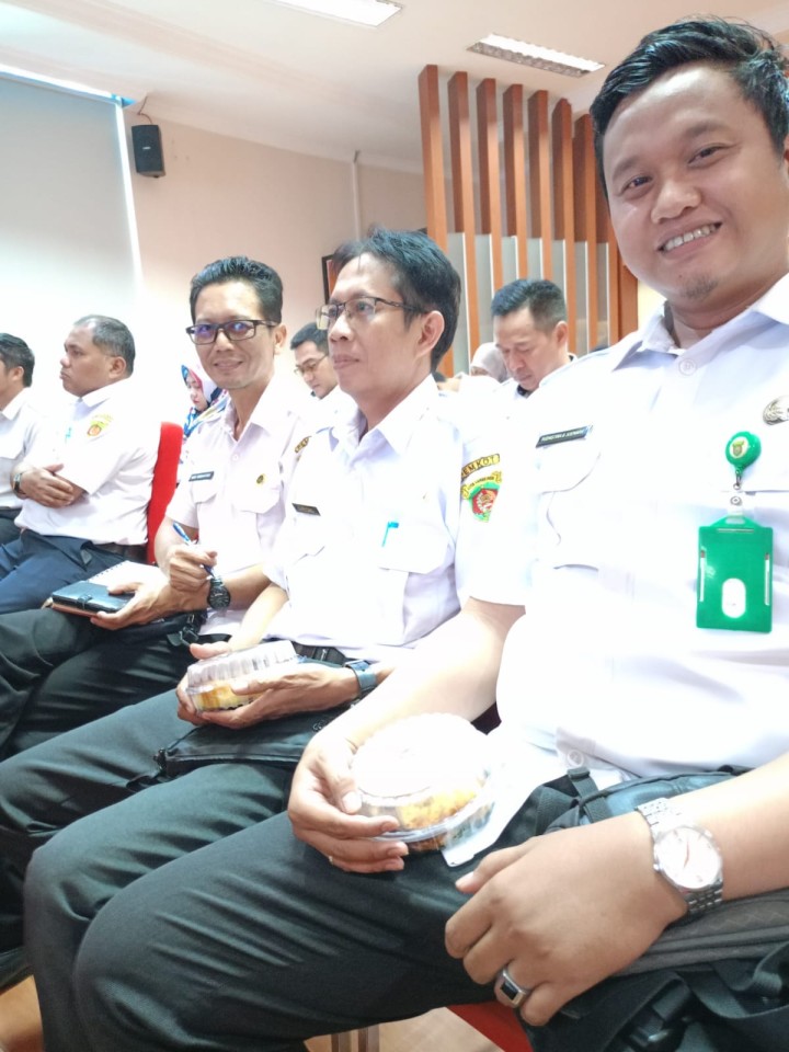 Giat, Rabu 03 April 2024 Menghadiri sosialisasi kampanye Antikorupsi di ruang Inspektorat Kota Samarinda dihadiri oleh Seklur.
