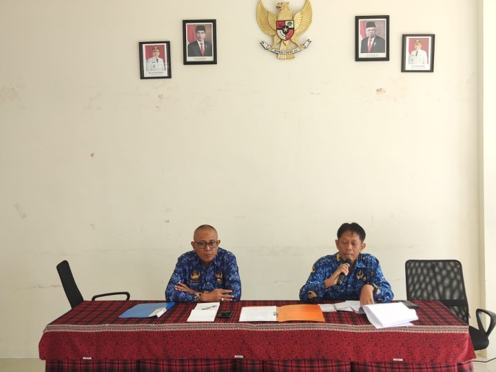 Giat, Rabu 17 April 2024 Melaksanakan Rapat koordinasi dengan seluruh staf kantor kelurahan sempaja barat dipimpin oleh Lurah dan Seklur di Aula kantor kelurahan sempaja barat.
